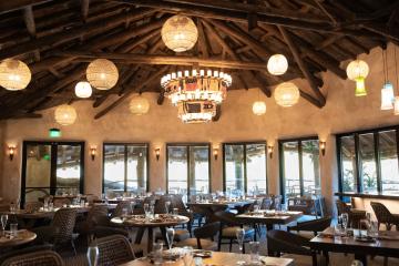 Second floor, Ona Lounge